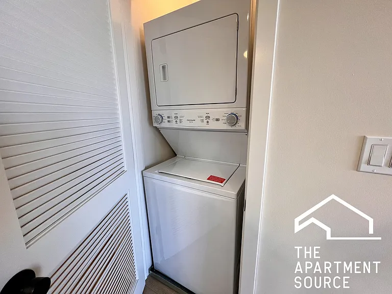 6340 W Belmont Ave #403 — Photo 9