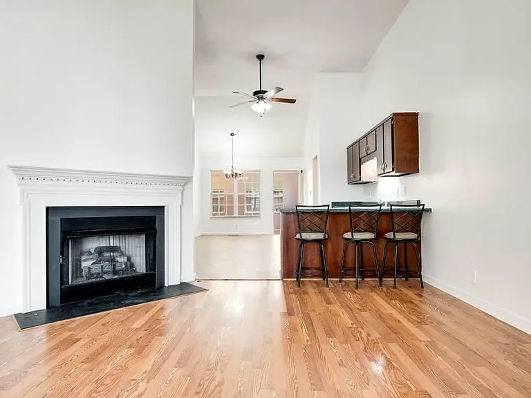 824 Stone Hedge Ct — Photo 11