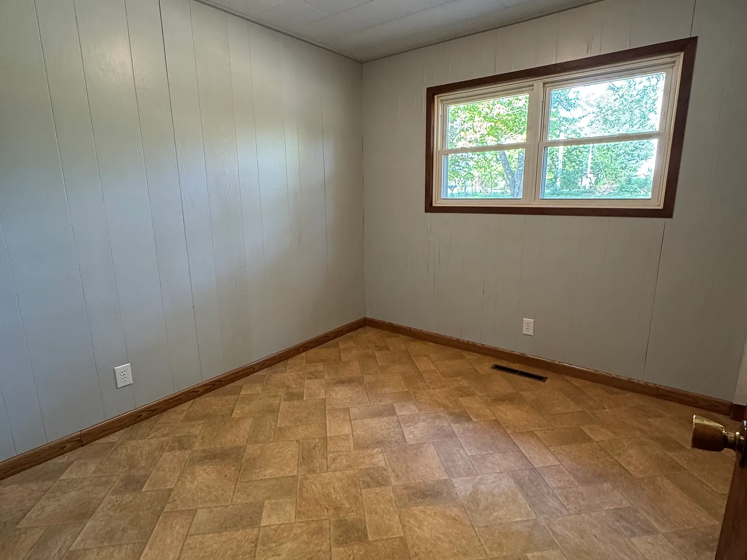 2 bed, 1100 sqft, $1,295 — Photo 3