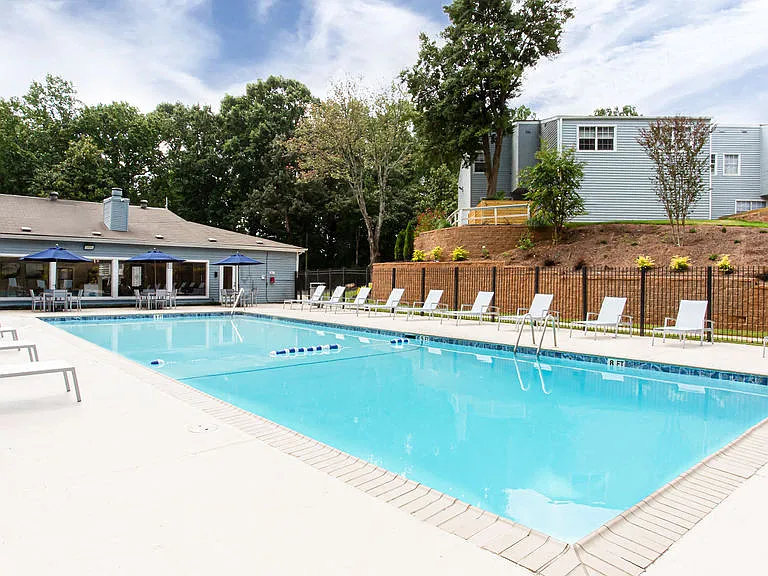 The Cobb Apartments-Townhomes — Photo 17