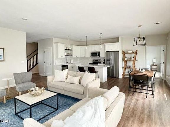 3rd image of 4412 Edgewood Ln