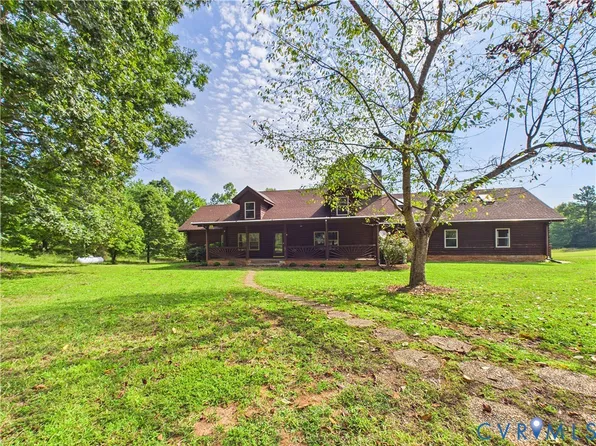 1323 Old Peachtree Rd, Green Bay, VA 23942