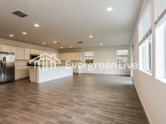 3rd image of 10118 E Ulysses Ave