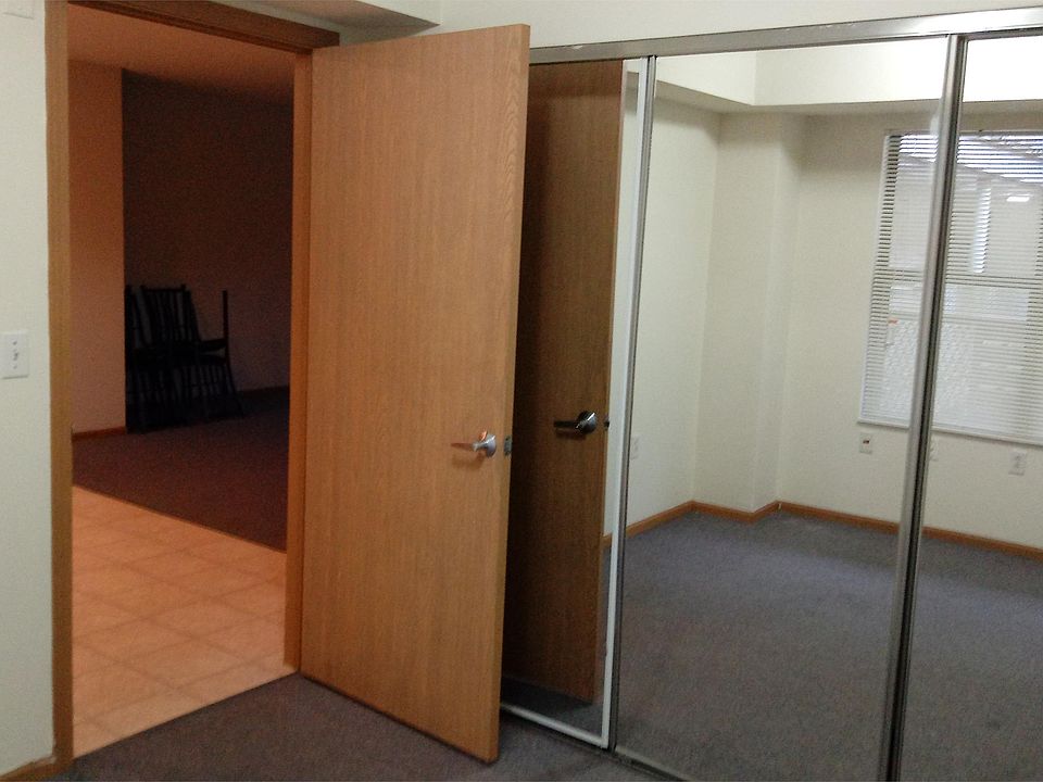 2nd image of 1806 S Cottage Grove Ave APT 210