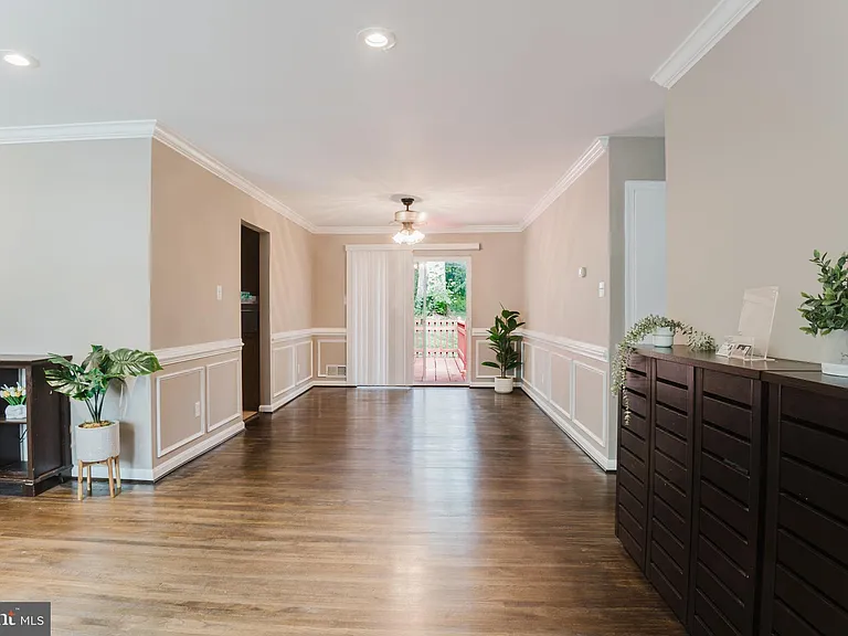 7708 Viceroy St — Photo 3