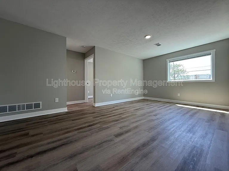 310 Allen Ave #2 — Photo 5