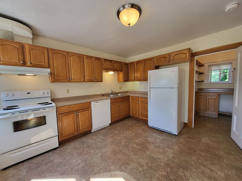 1st image of 11 Osgood Rd #3