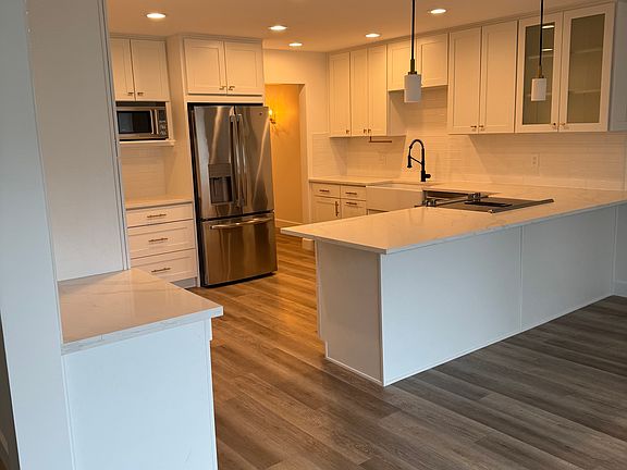 4th image of 9715 NE Juanita Dr APT 105