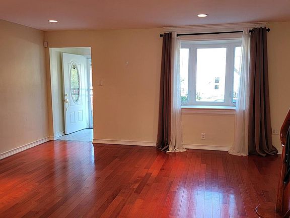3rd image of 246 E Walnut Park Dr
