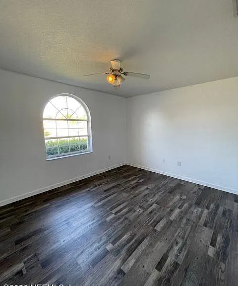 9 Lyons Pl — Photo 16