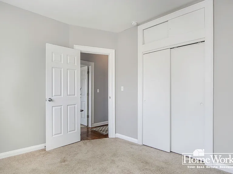 1009 E Jefferson Blvd — Photo 18