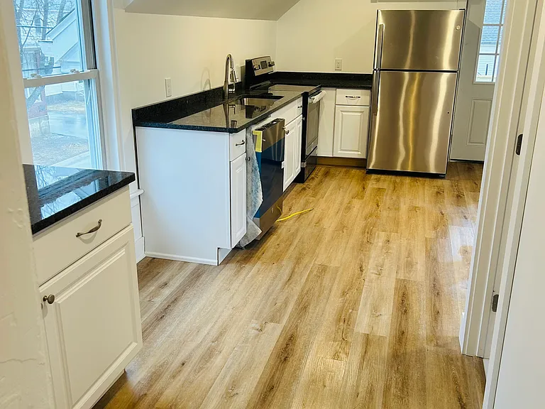 334 Brunswick St #B — Photo 12