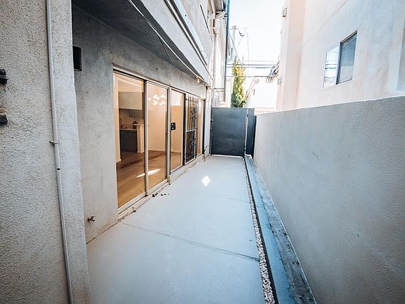 5th image of 11842 Kiowa Ave #15