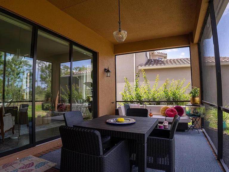 3063 Hudson Ter — Photo 27
