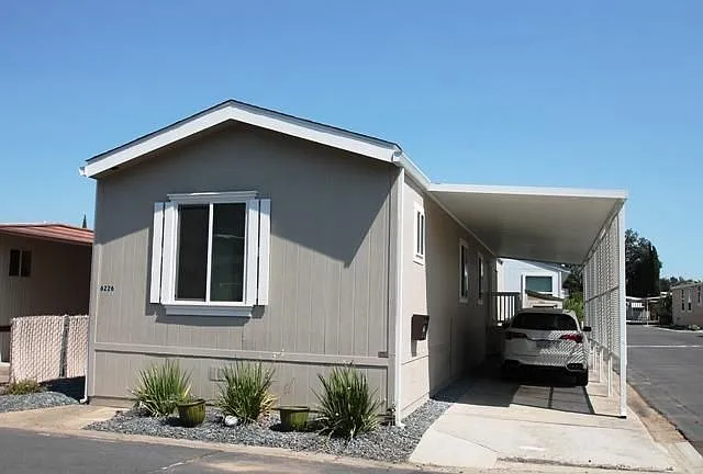 6226 Freedom Ln photo 1