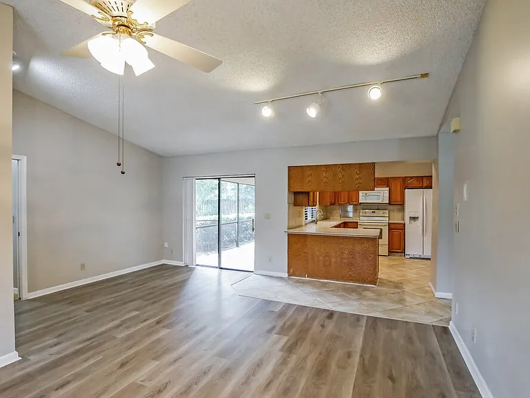 518 Azure Ave — Photo 5