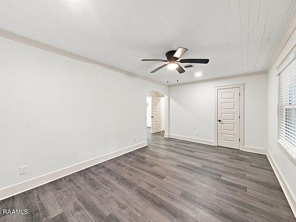 5th image of 108 Howard Ave