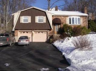 125 Gainsville Rd, Dedham, MA 02026