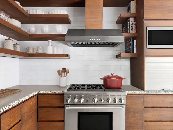 100 6th Avenue image 8 of 27