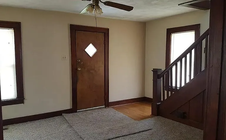 998 S Monroe St — Photo 2