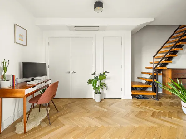 531 Vanderbilt Avenue image 10 of 21