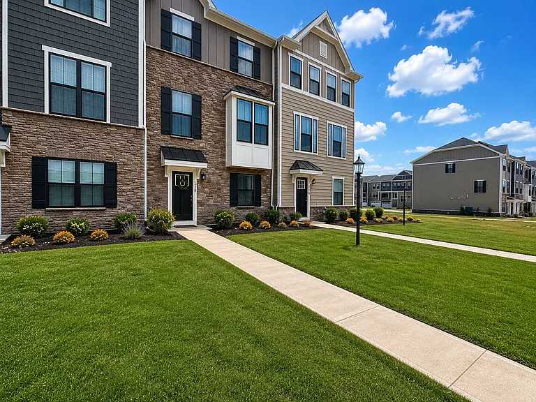 128 Crab Apple Way — Photo 2