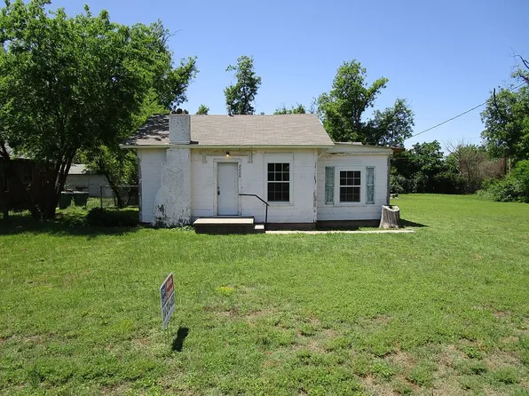 2226 Herbert St, Vernon, TX 76384