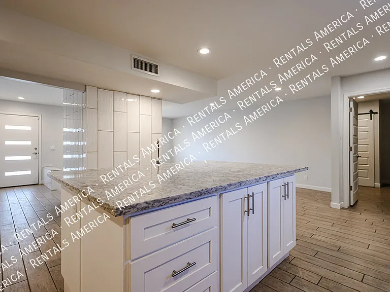 3213 S Albert Ave — Photo 16