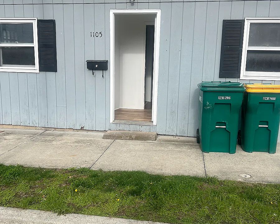 1st image of 1105 2nd St APT 1