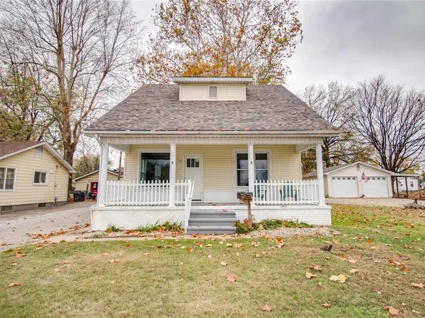 128 S 13th St, Wood River, IL 62095