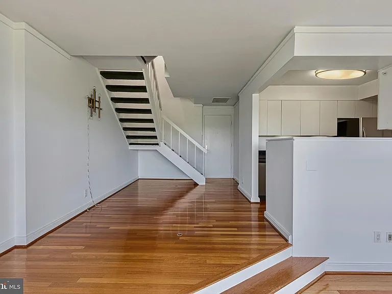 2501 M St NW #722 — Photo 5