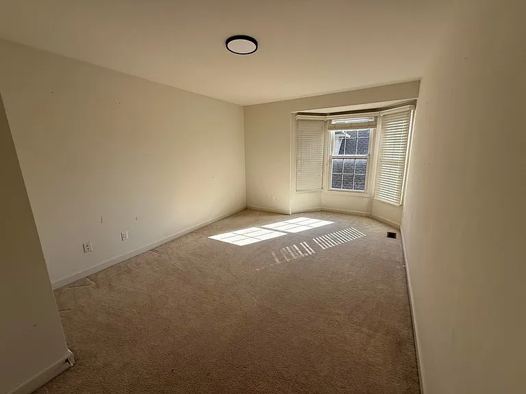 18145 Shoreline Ct — Photo 19