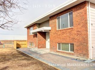 1416 9th St N #4, Lethbridge, AB T1H4Y6