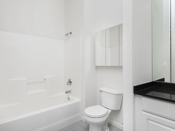 2nd image of 1001 Chestnut St #101E