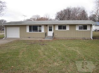 605 Pleasantview Dr, Cherokee, IA 51012