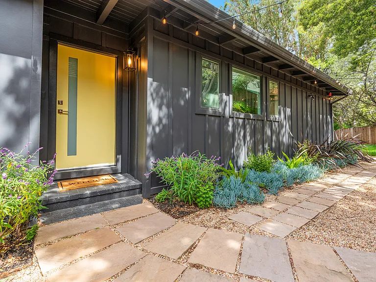 50 Deer Park Ave — Photo 33