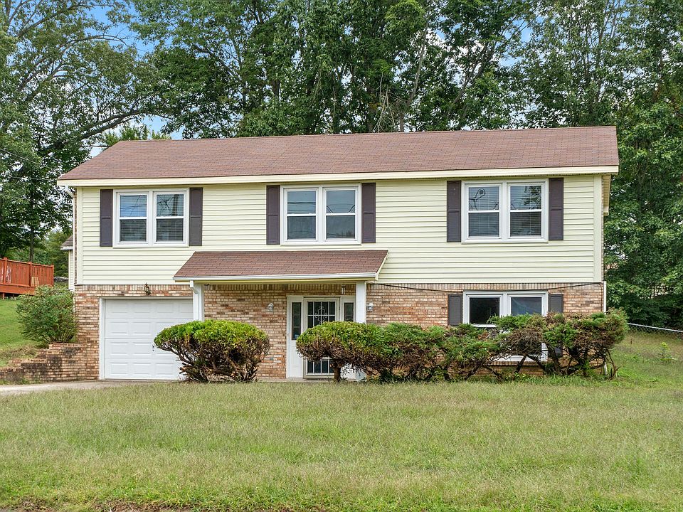 1st image of 711 Cayce Dr