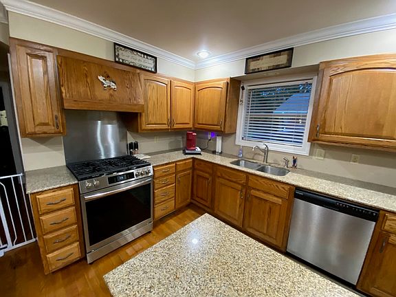 2nd image of 90 Jaggers Ln