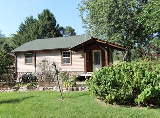 N6185 Crescent Pl, Burlington, WI 53105