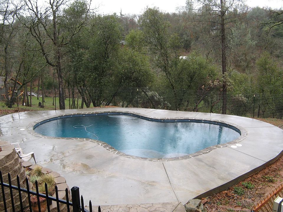 Gunite built-in pool