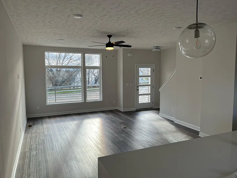 2304 Fulton Rd #10 — Photo 4