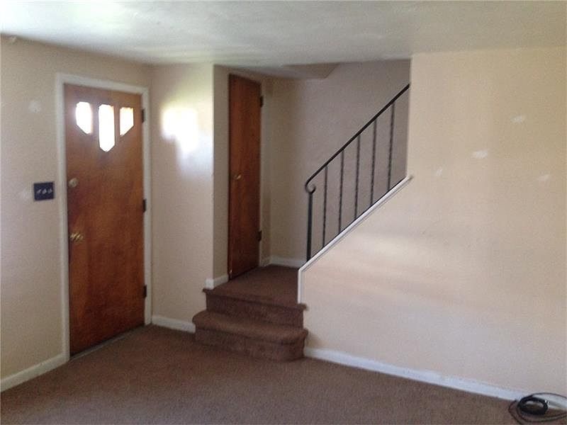 2nd image of 6914 Greenwood St