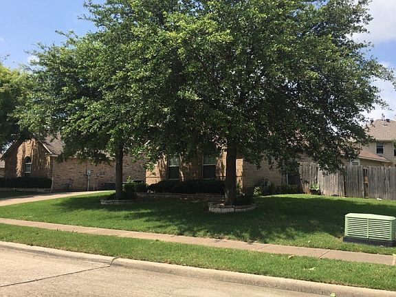 2nd image of 2809 Blue Heron Dr