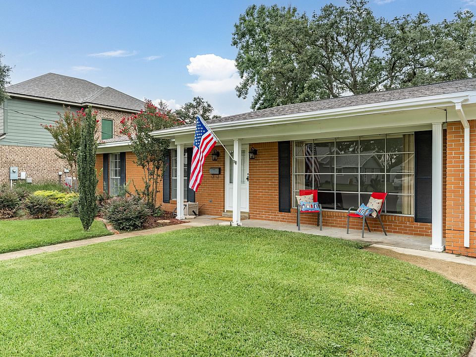 1st image of 298 Briarwood Cir NW