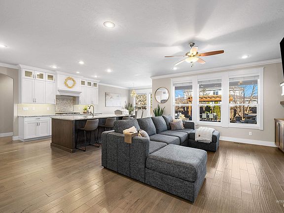 4th image of 5952 N Bolsena Ave