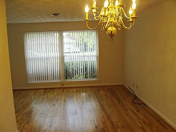 4th image of 604 Nottingham Dr