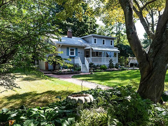 4th image of 739 Glen Cove Ave