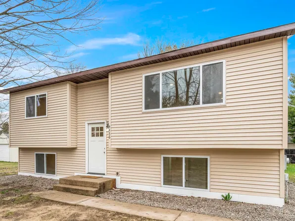 4456 Manor Wood Dr S, Traverse City, MI 49685