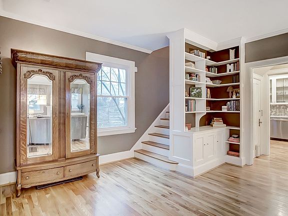 2nd image of 3243 Avery Ln