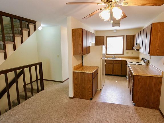 3rd image of 424 24th St N #424